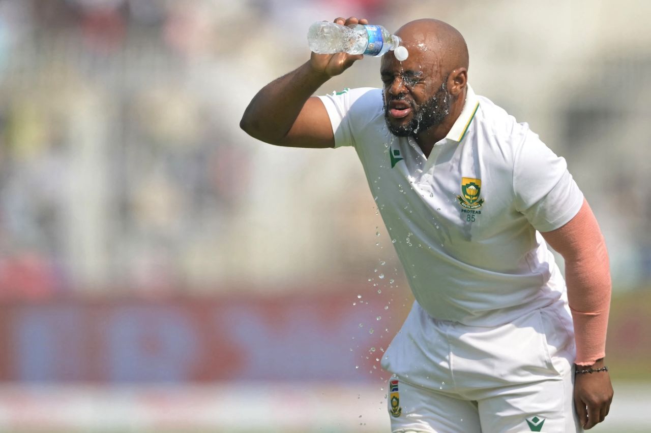 Temba Bavuma cools off, India vs South Africa, 1st Test, Kolkata, 1st day, November 14, 2025