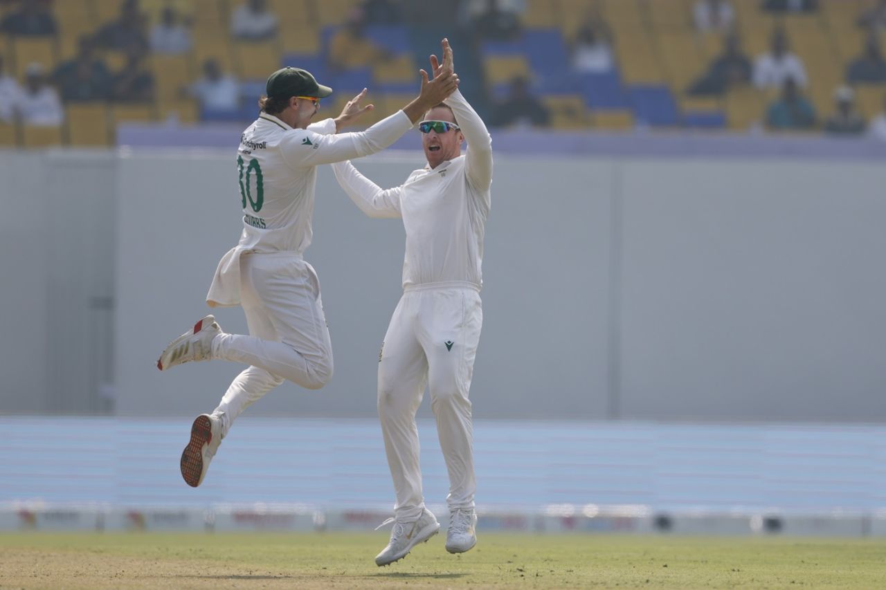 Simon Harmer picked up the key wicket of Washington Sundar, India vs South Africa, 1st Test, Kolkata, 2nd day, November 15, 2025