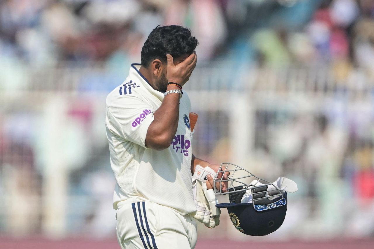 Rishabh Pant walks off, the fourth India batter to fall, India vs South Africa, 1st Test, Kolkata, 3rd day, November 16, 2025