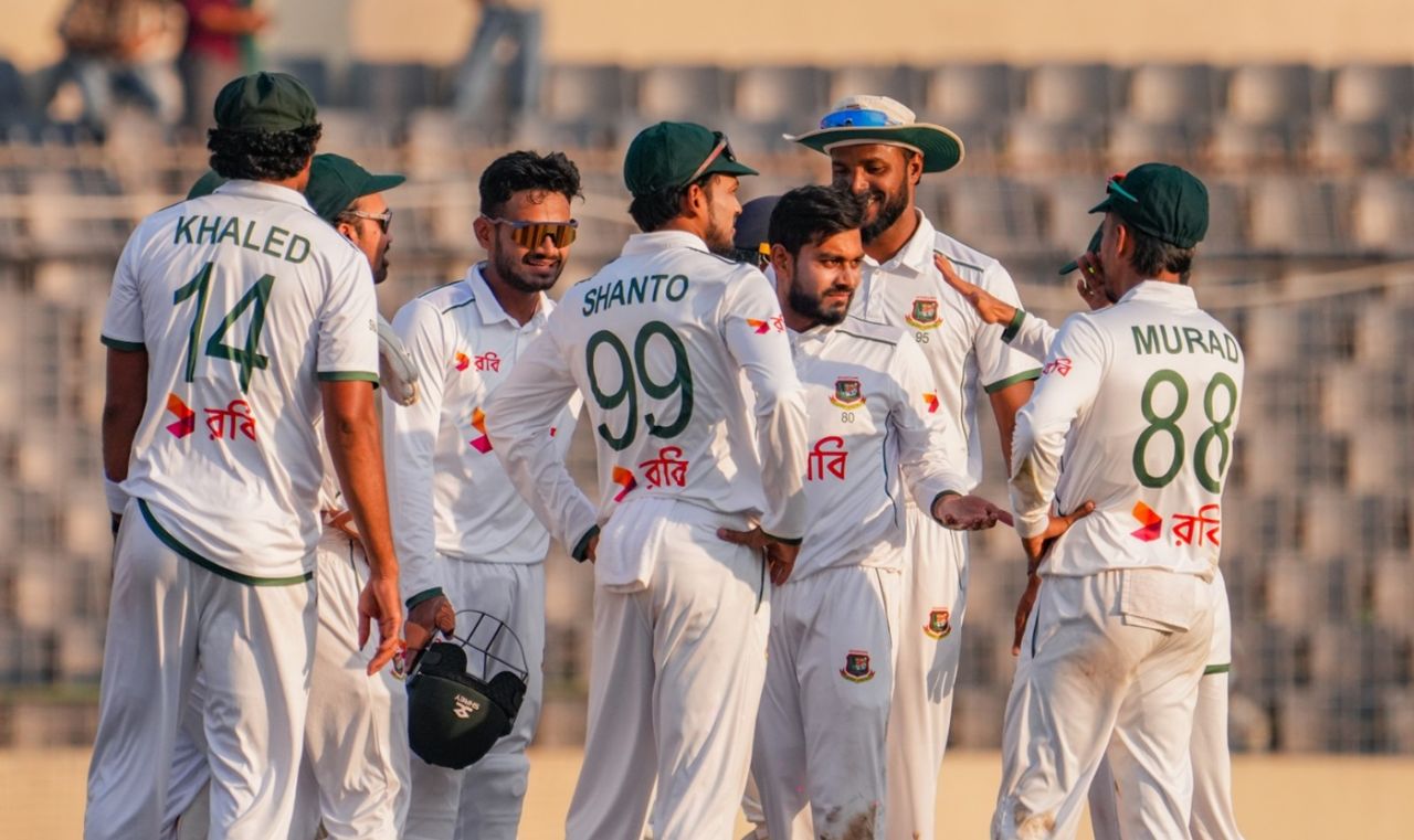 Mehidy Hasan Miraz celebrates after getting rid of Cade Carmichael, Bangladesh vs Ireland, 2nd Test, Mirpur, Day 2, November 20, 2025