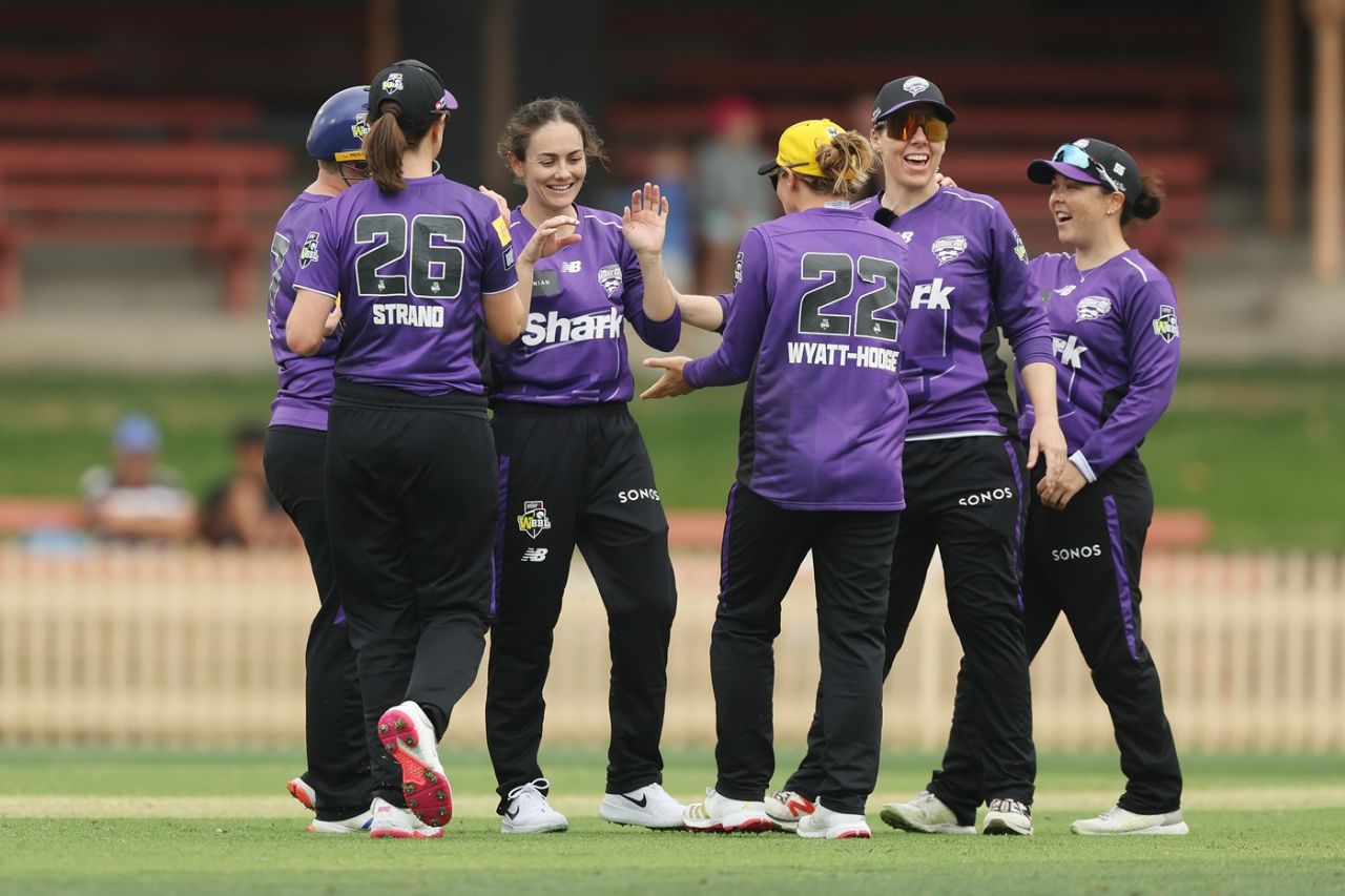 Heather Graham's three wickets restricted Renegades, Melbourne Renegades vs Hobart Hurricanes, Women's Big Bash League, Sydney, November 20, 2025