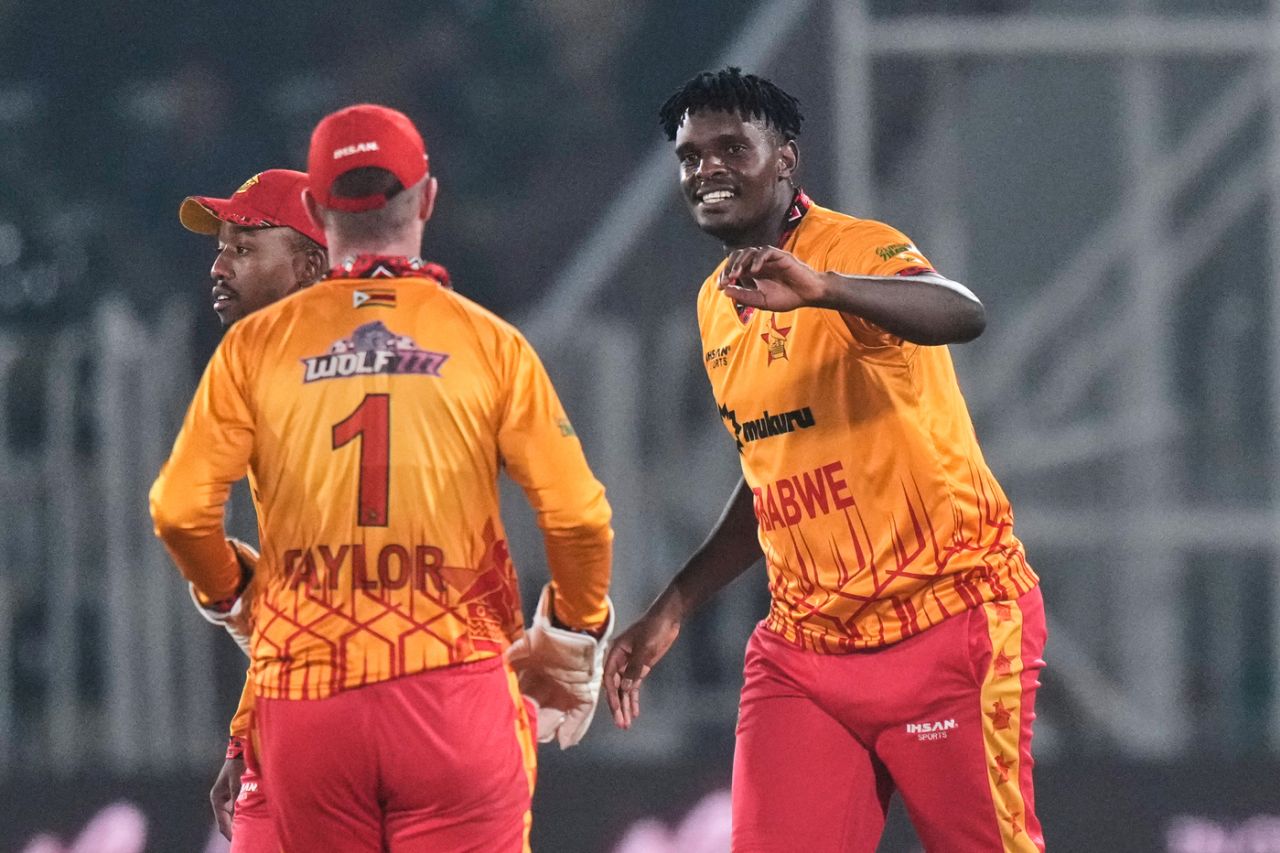 RIchard Ngarava celebrates a wicket, Zimbabwe vs Sri Lanka, 2nd match, T20 tri-series, Rawalpindi, November 20, 2025
