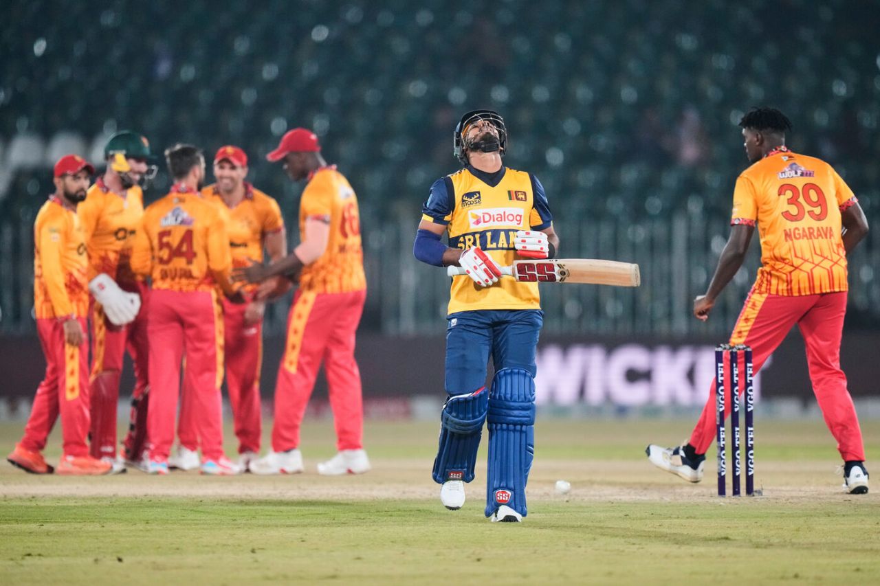 Dasun Shanaka walks back after being dismissed, Zimbabwe vs Sri Lanka, 2nd match, T20 tri-series, Rawalpindi, November 20, 2025
