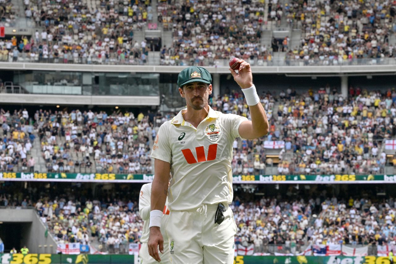 Mitchell Starc acknowledges his career-best seven-for, Australia vs England, 1st Test, The Ashes, Perth Stadium, November 21, 2025