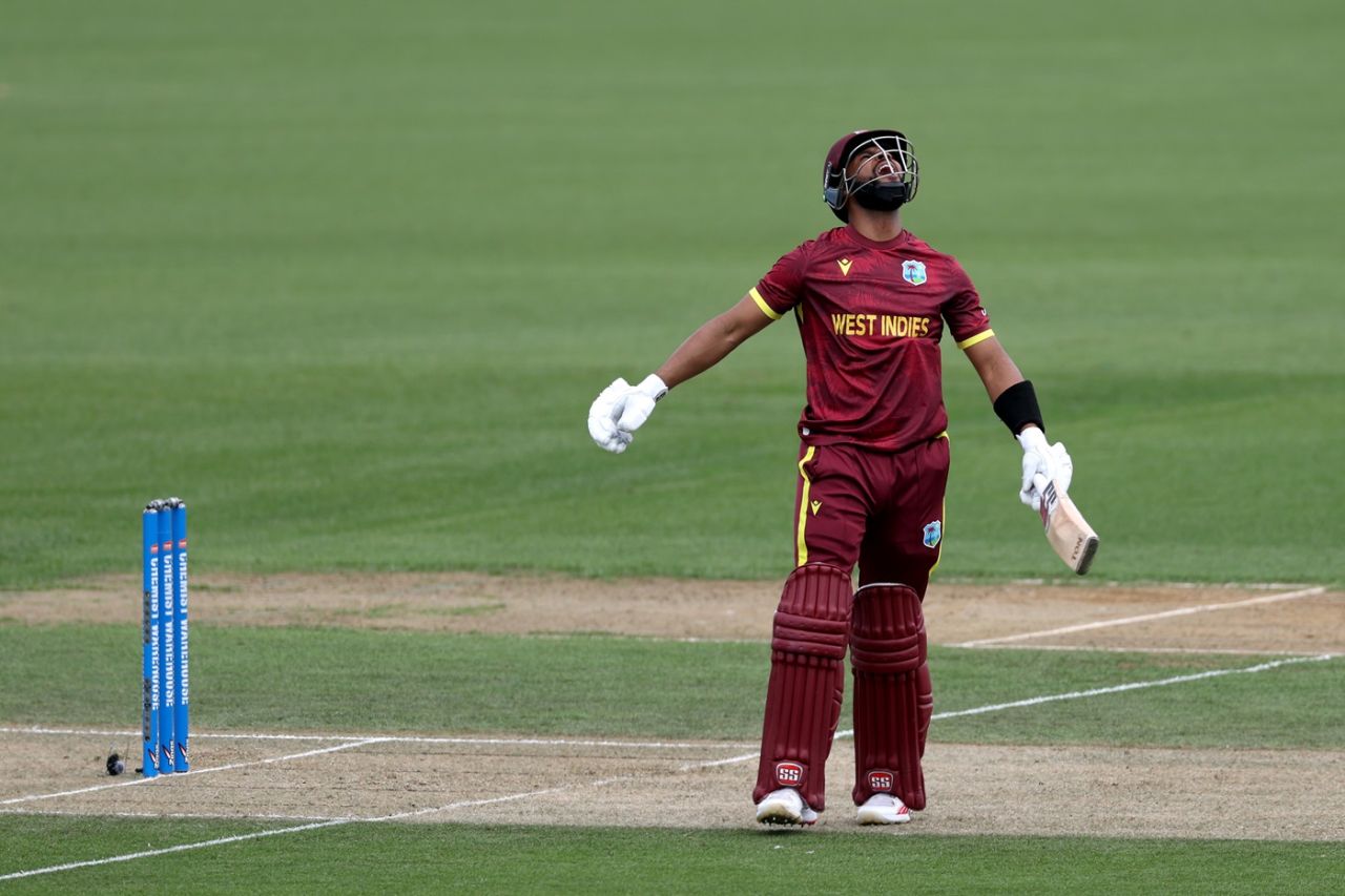 Shai Hope throws his head back in disappointment after being strangled down the leg side, New Zealand vs West Indies, 3rd ODI, Hamilton, November 22, 2025