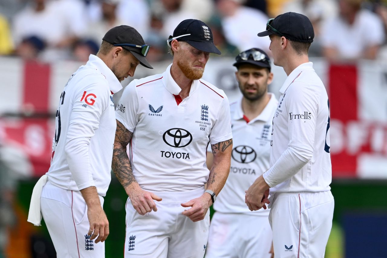 Stokes consults with his senior team-mates as the Perth Test runs away from England, Australia vs England, 1st Test, The Ashes, Perth Stadium, November 22, 2025