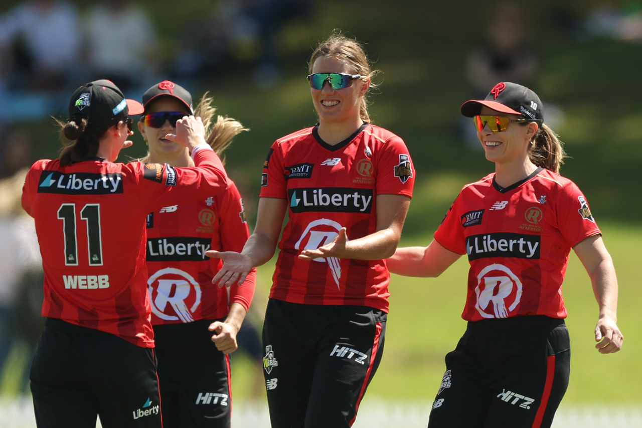 Charis Bekker was part of an impressive Melbourne Renegades bowling performance, Sydney Thunder vs Melbourne Renegades, WBBL, Drummoyne Oval, November 23, 2025