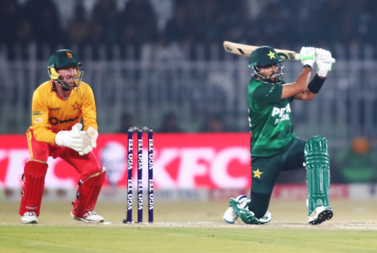 Babar Azam slogs one away, Pakistan vs Zimbabwe, T20I tri-series, Rawalpindi, November 23, 2025