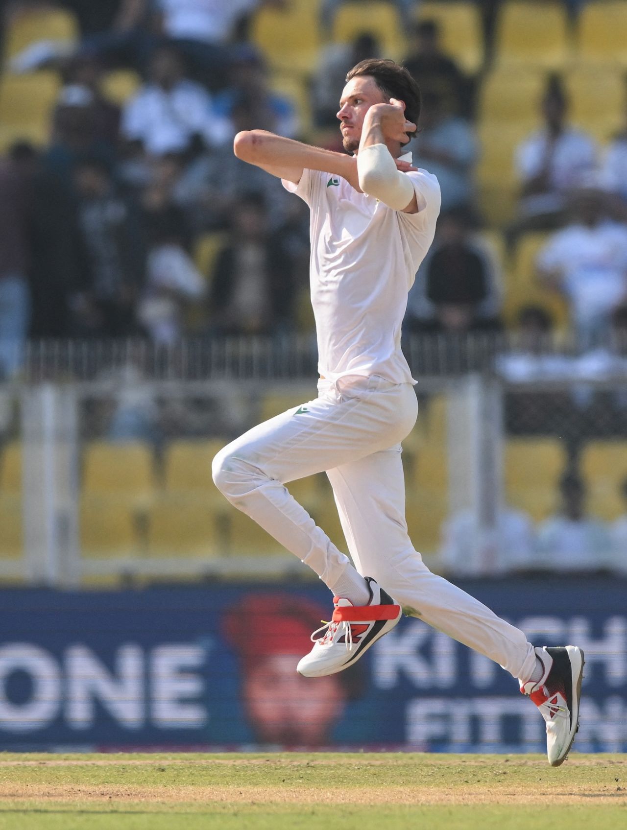 Marco Jansen zooms in to bowl, India vs South Africa, 2nd Test, Guwahati, 3rd day, November 24, 2025