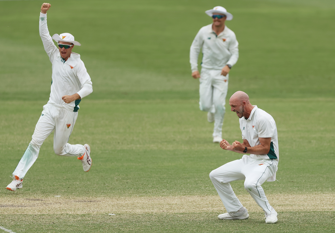 Gabe Bell ripped out three wickets in an over, New South Wales vs Tasmania, Sheffield Shield, Cricket Central, November 25, 2025