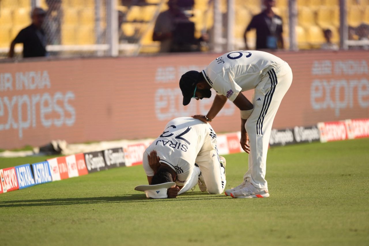 Jasprit Bumrah checks in on Mohammed Siraj after the latter hurt his shoulder, India vs South Africa, 2nd Test, Guwahati, 4th day, November 25, 2025