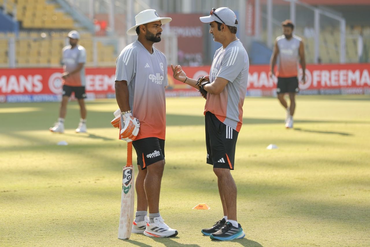 Rishabh Pant has a chat with Gautam Gambhir, India vs South Africa, 2nd Test, Guwahati, 5th day, November 26, 2025