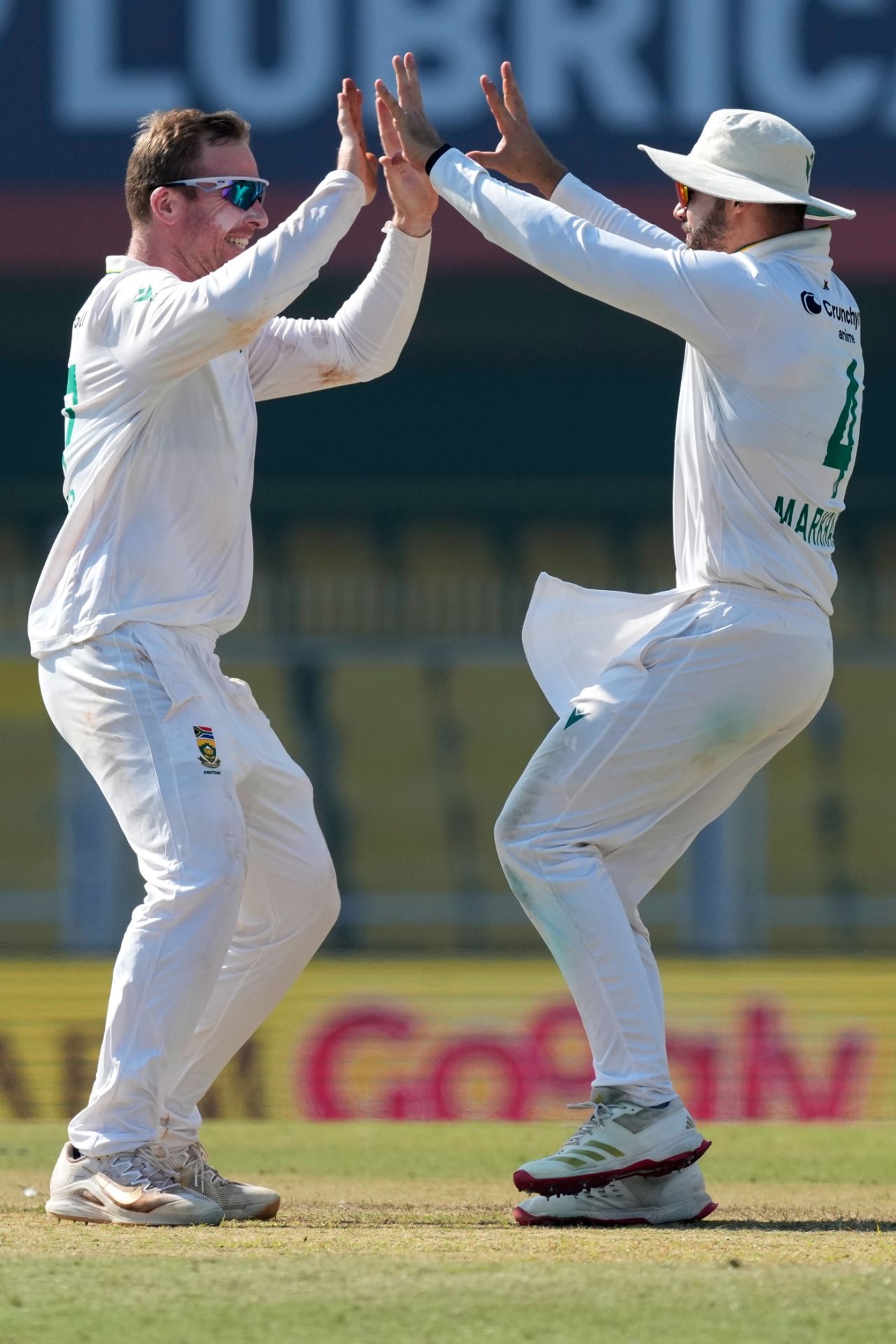 Simon Harmer and Aiden Markram celebrate Rishabh Pant's wicket, India vs South Africa, 2nd Test, Guwahati, 5th day, November 26, 2025