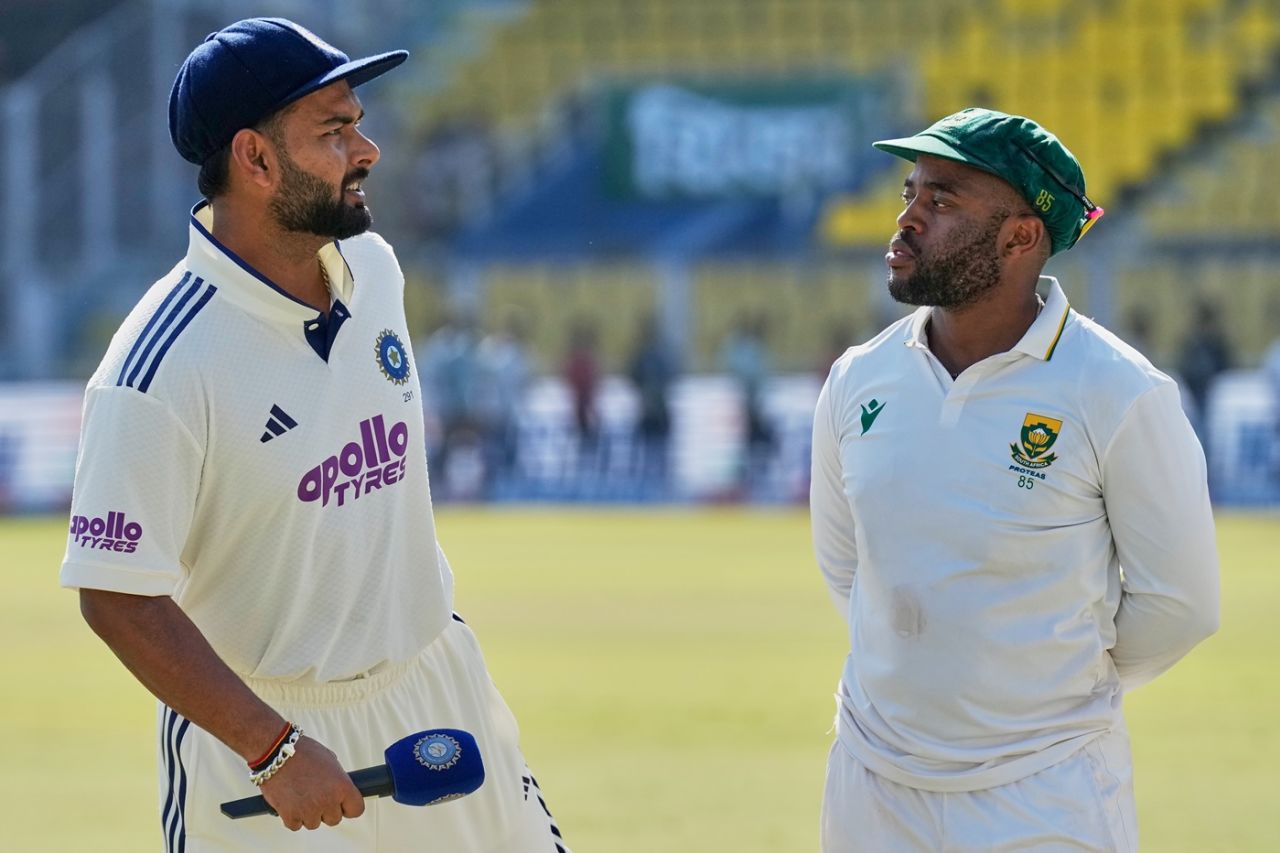 Rishabh Pant has a chat with Temba Bavuma, India vs South Africa, 2nd Test, Guwahati, 5th day, November 26, 2025