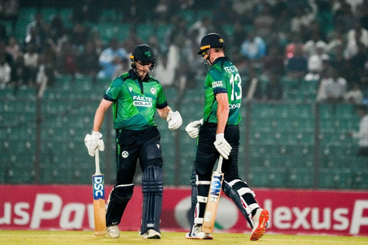 Lorcan Tucker and Harry Tector have a quick chat, Bangladesh vs Ireland, 1st T20I, Chattogram, November 27, 2025