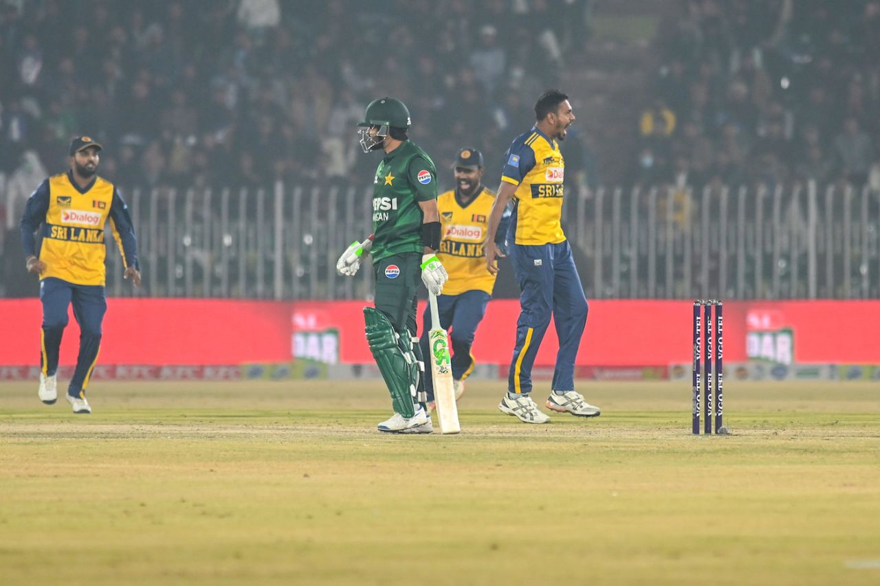 Dushmantha Chameera got Babar Azam for a two-ball duck, Pakistan vs Sri Lanka, 6th match, T20I tri-series, Rawalpindi, November 27, 2025