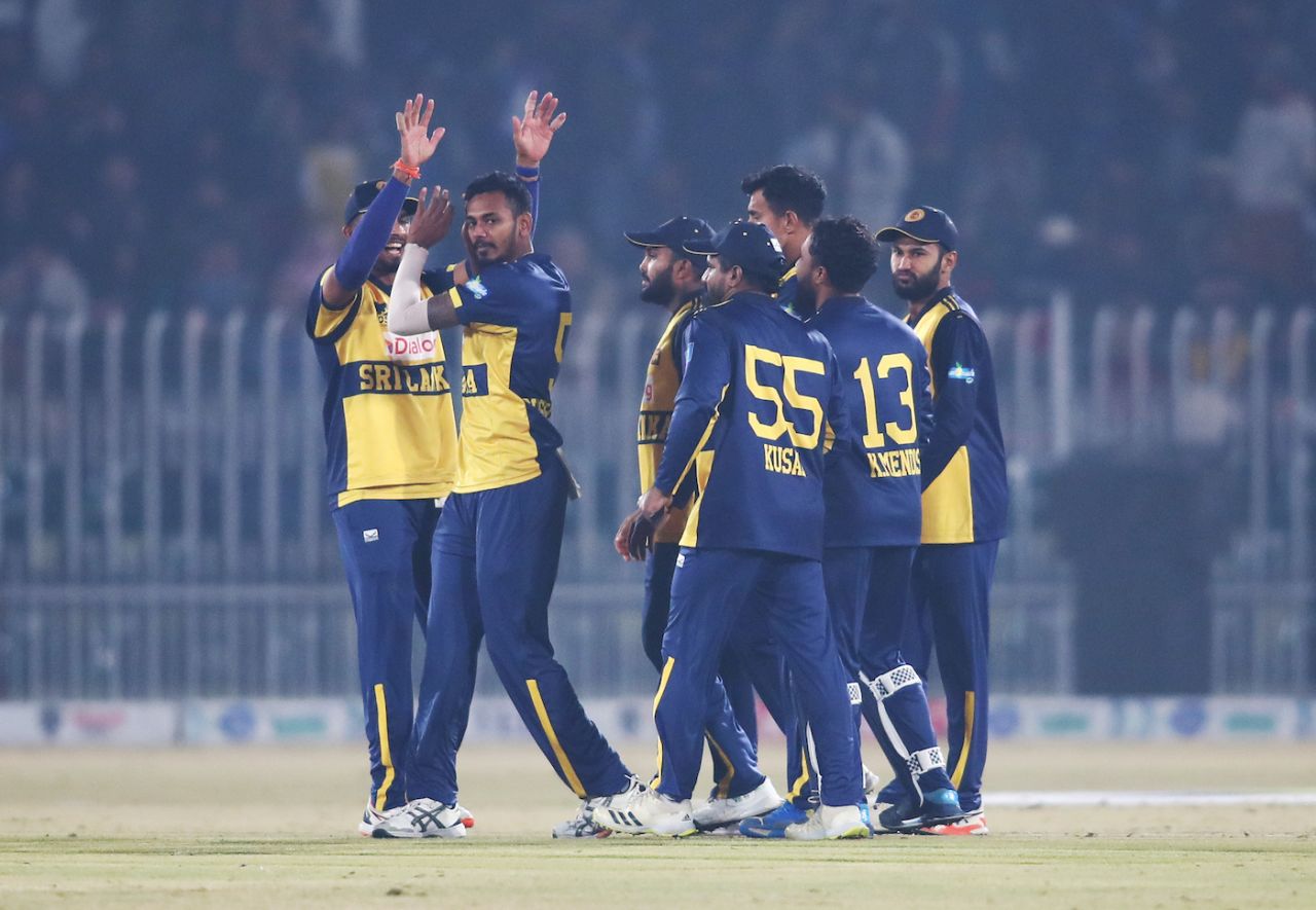 Dushmantha Chameera got three wickets in his first two overs, Pakistan vs Sri Lanka, 6th match, T20I tri-series, Rawalpindi, November 27, 2025