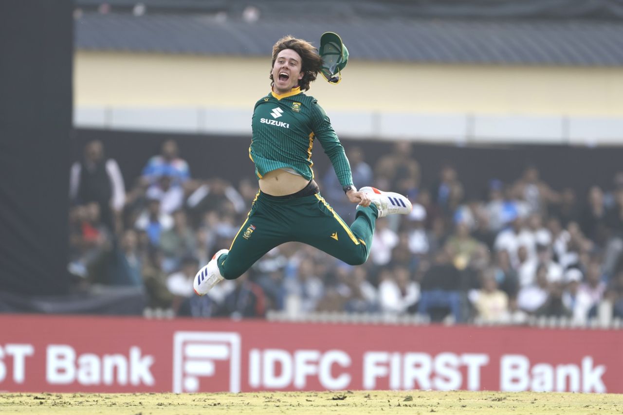 Dewald Brevis was elated after taking a blinder to dismiss Ruturaj Gaikwad, India vs South Africa, 1st ODI, Ranchi, November 30, 2025