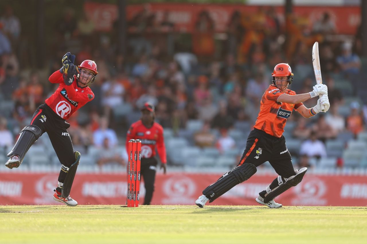 Sophie Devine top-scored for Perth Scorchers with 40 off 28 balls, Perth Scorchers vs Melbourne Renegades, WBBL 2025-26, Perth, December 2, 2025