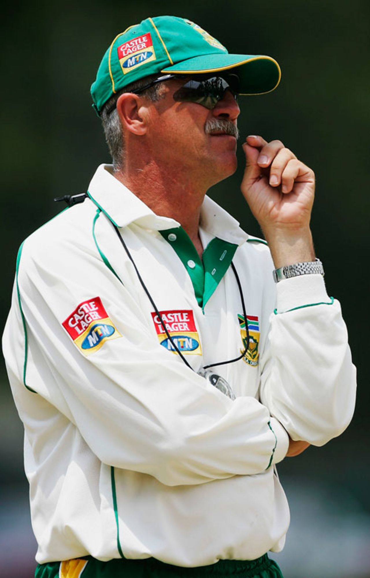 Ray Jennings having a think at the Wanderers ahead of the fourth Test agianst England, January 12, 2005