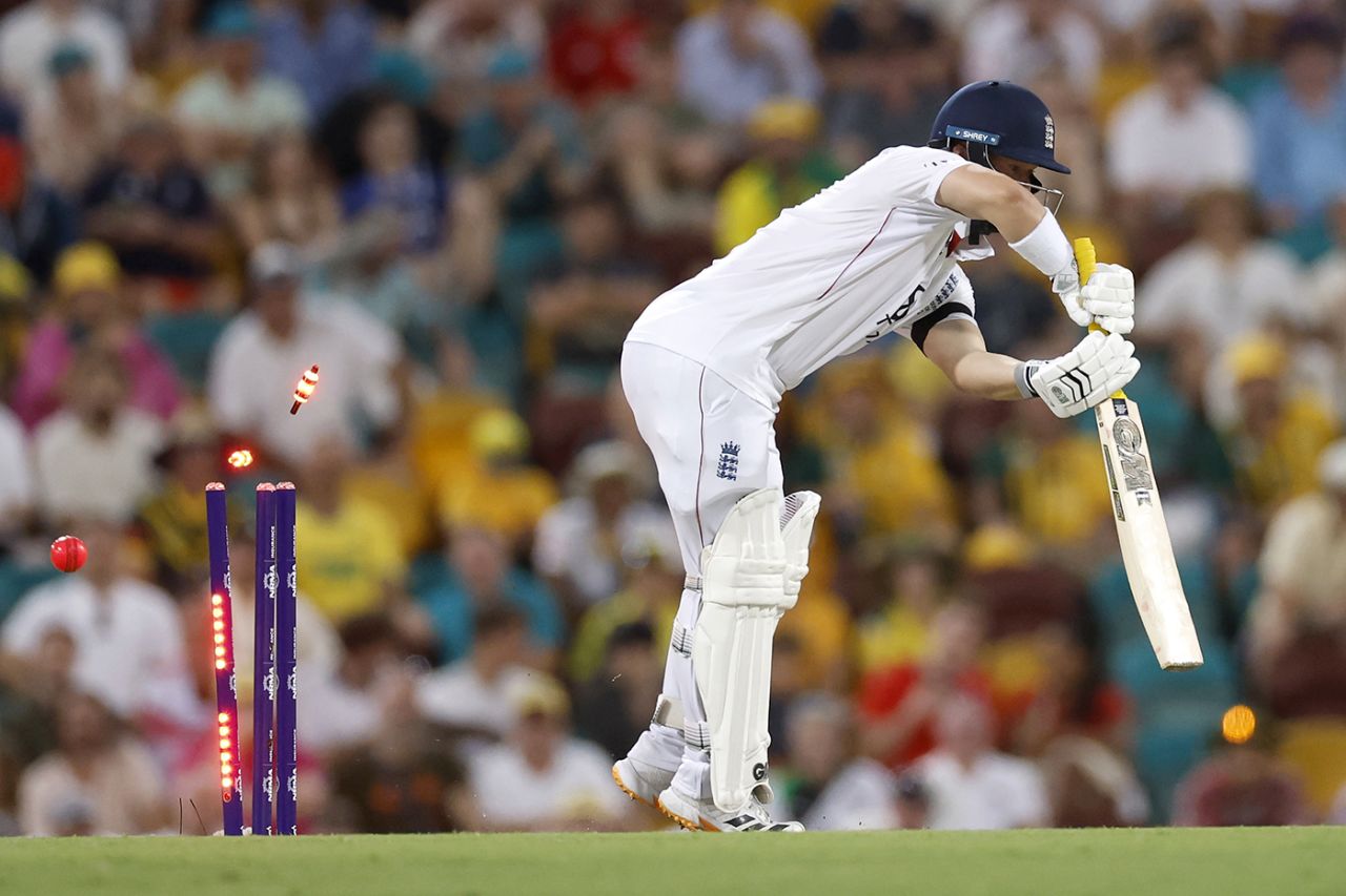 Ben Duckett played on against Scott Boland, Australia vs England, 2nd Test, Brisbane, 3rd day, December 6, 2025