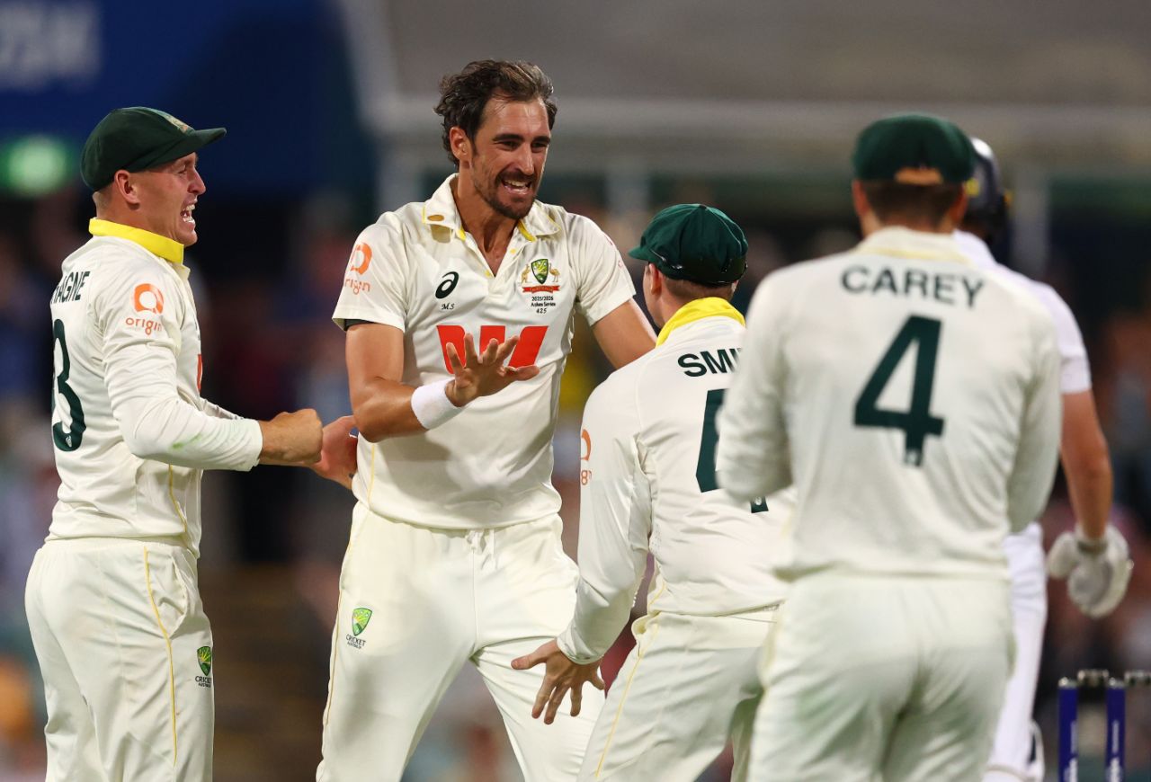 Mitchell Starc claimed the wicket of Jamie Smith to cap a dismal session for England, Australia vs England, 2nd Test, Brisbane, 3rd day, December 6, 2025
