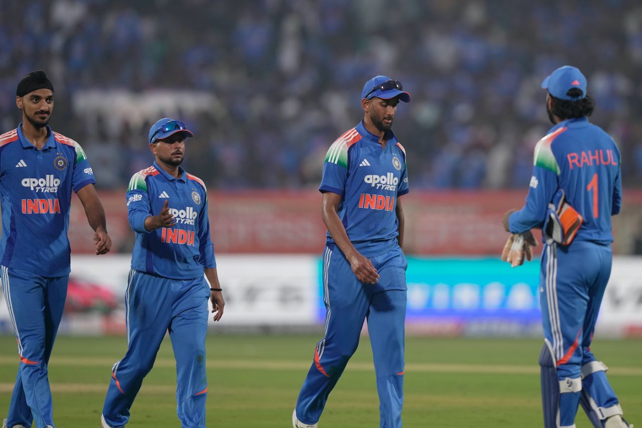 Kuldeep Yadav and Prasidh Krishna took eight of the ten tickets to fall, India vs South Africa, 3rd ODI, Visakhapatnam, December 6, 2025