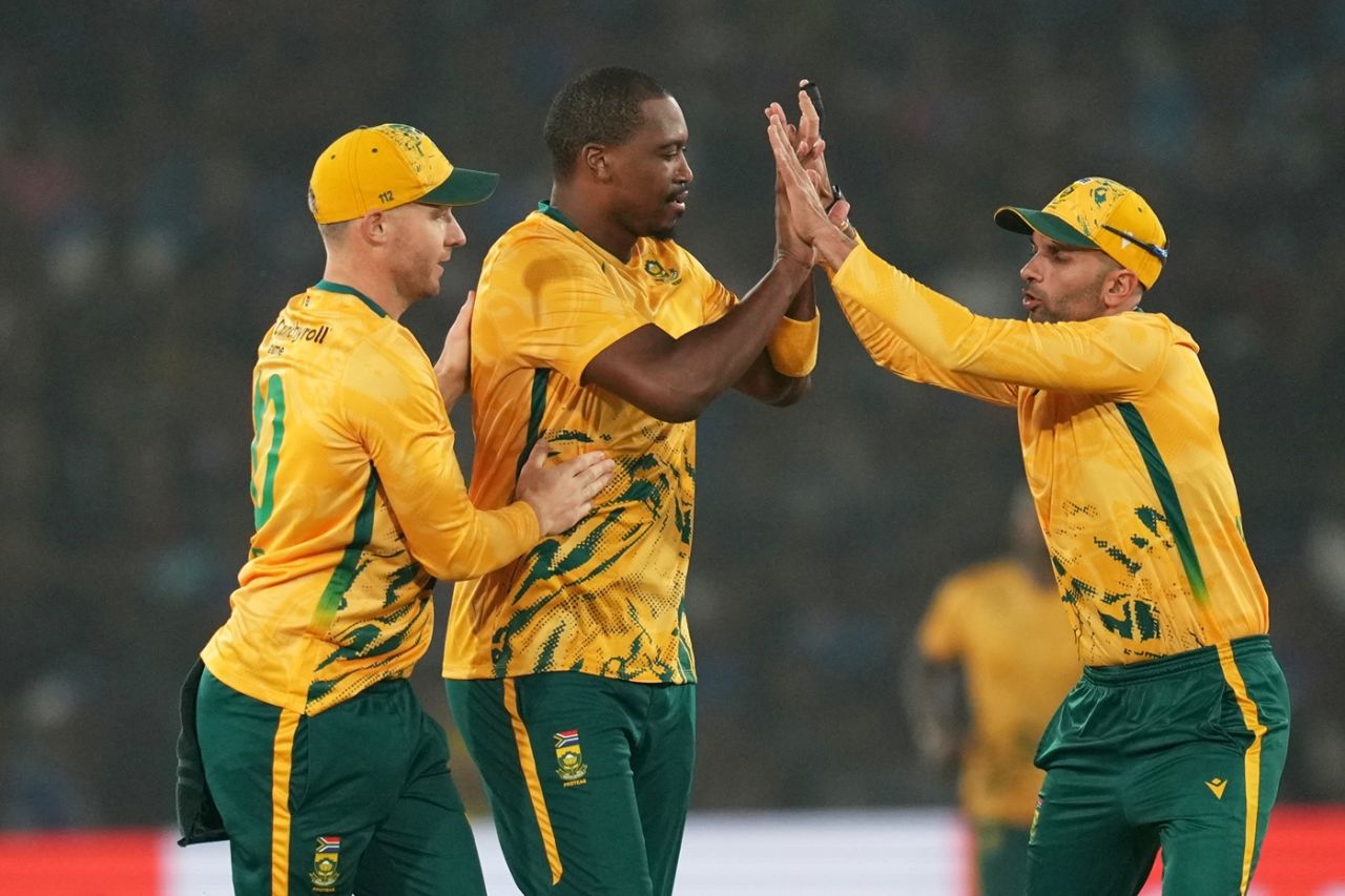 Lungi Ngidi struck in each of his two overs in the powerplay, India vs South Africa, 1st T20I, Cuttack, December 9, 2025