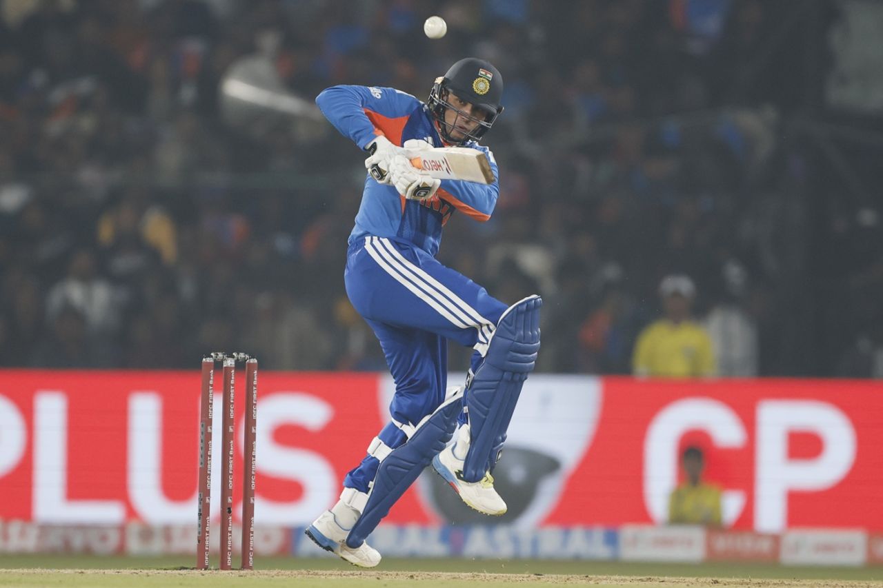 Abhishek Sharma plays the pick up, India vs South Africa, 1st T20I, Cuttack, December 9, 2025