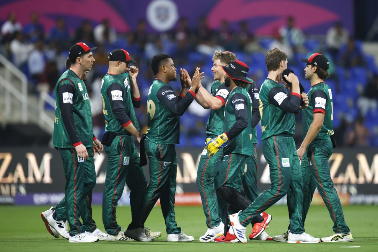 The Desert Vipers players celebrate a wicket, Desert Vipers vs MI Emirates, ILT20, December 9, 2025