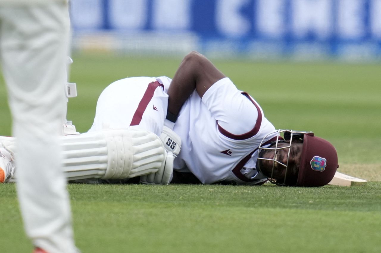 Justin Greaves was in pain after taking a blow, New Zealand vs West Indies, 2nd Test, Wellington, 3rd day, December 12, 2025