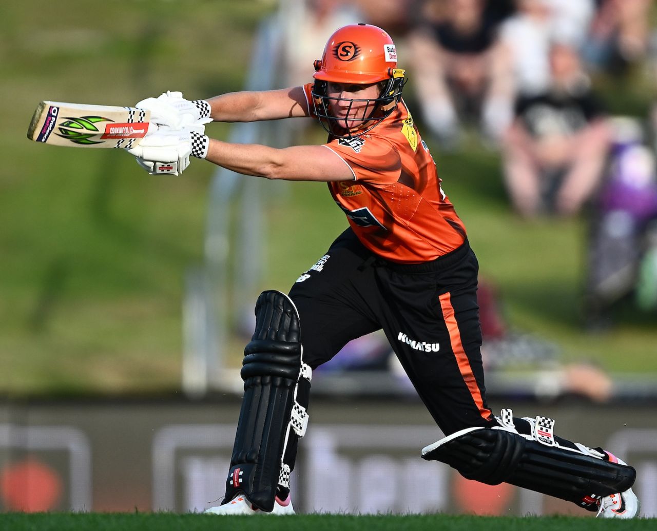 Beth Mooney drives through the off side, Hobart Hurricanes vs Perth Scorchers, WBBL final, Hobart, December 13, 2025