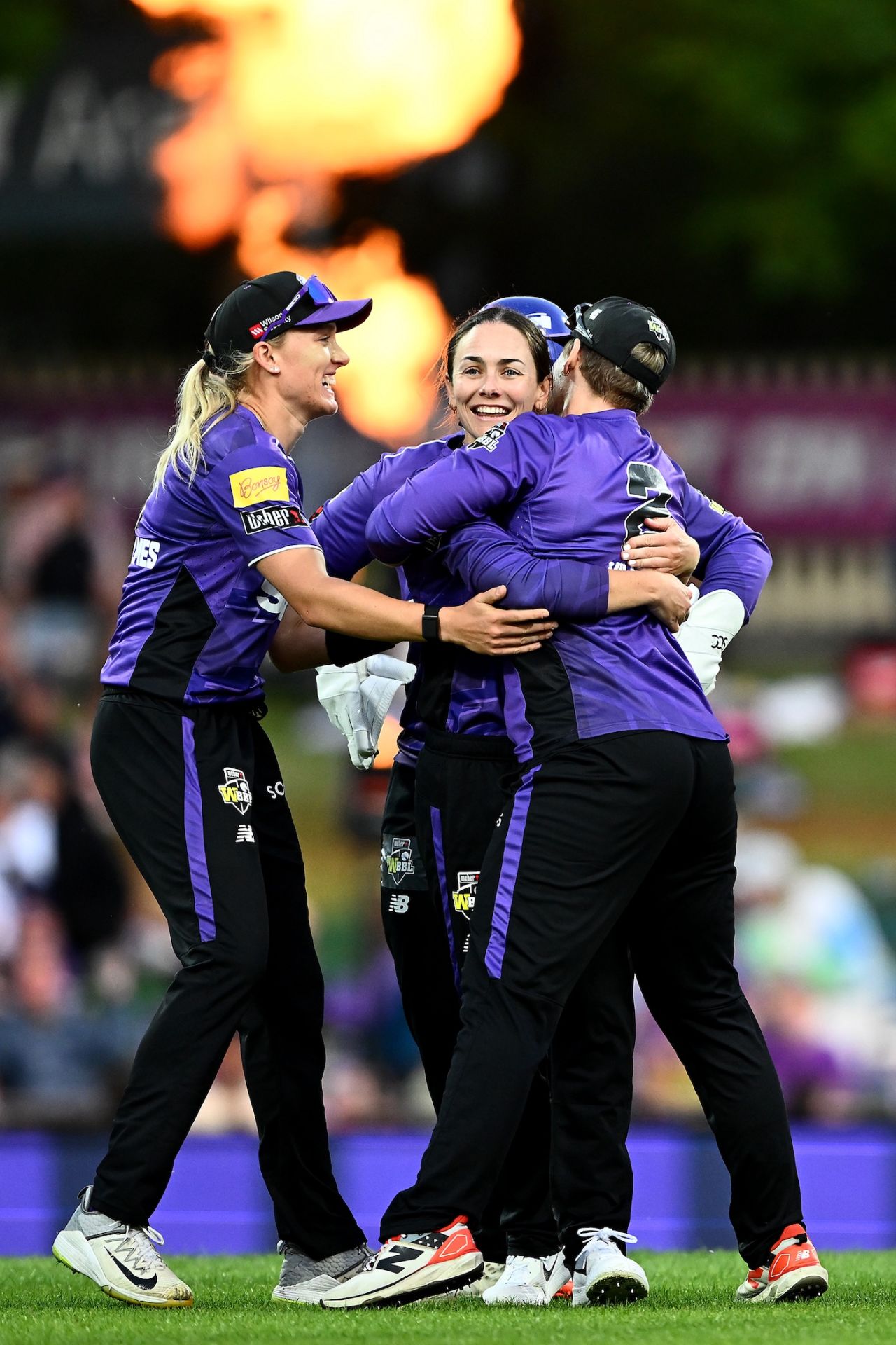 Heather Graham got the big wicket of Beth Mooney, Hobart Hurricanes vs Perth Scorchers, WBBL final, Hobart, December 13, 2025