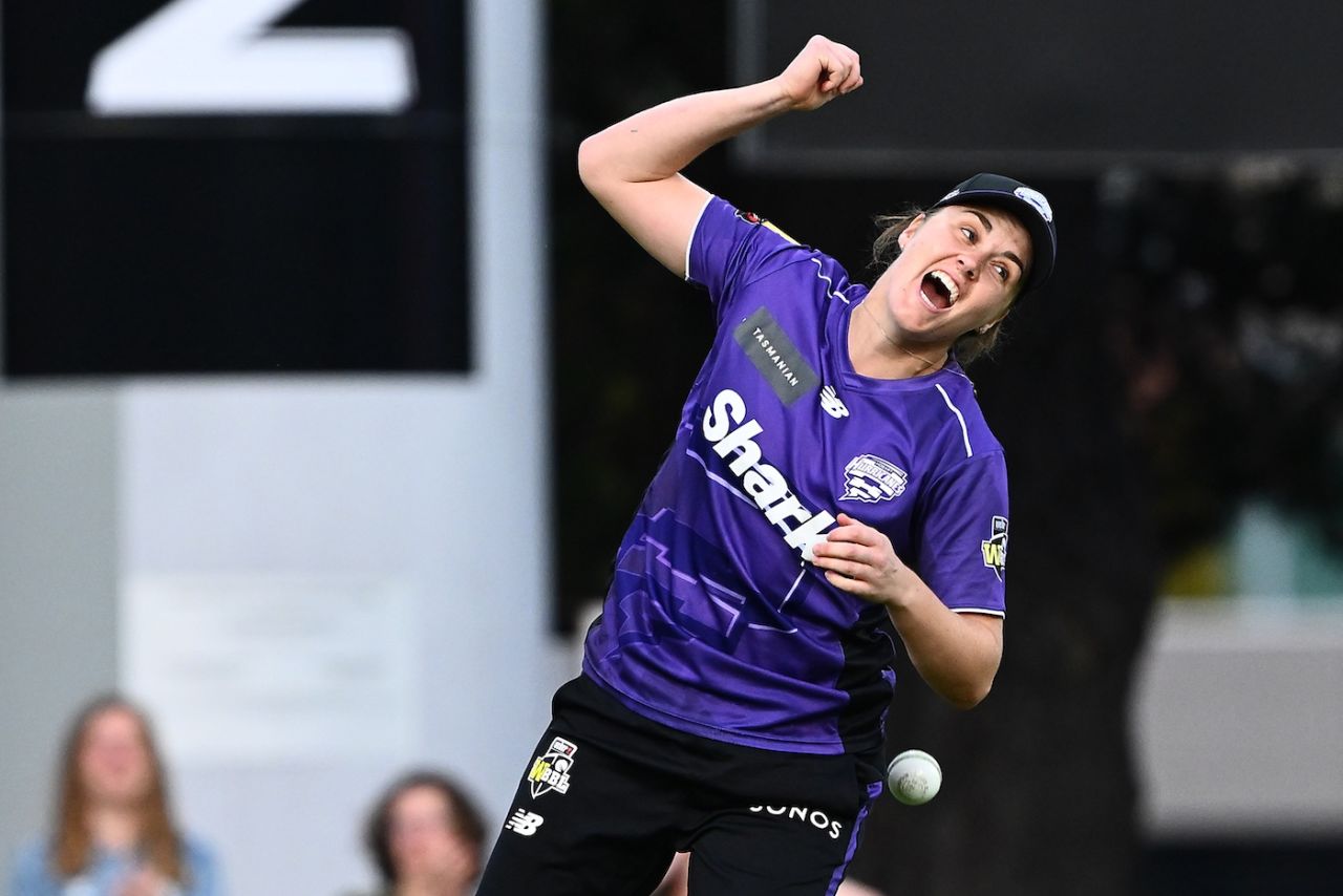 Nat Sciver-Brunt is overjoyed after taking a catch, Hobart Hurricanes vs Perth Scorchers, WBBL final, Hobart, December 13, 2025