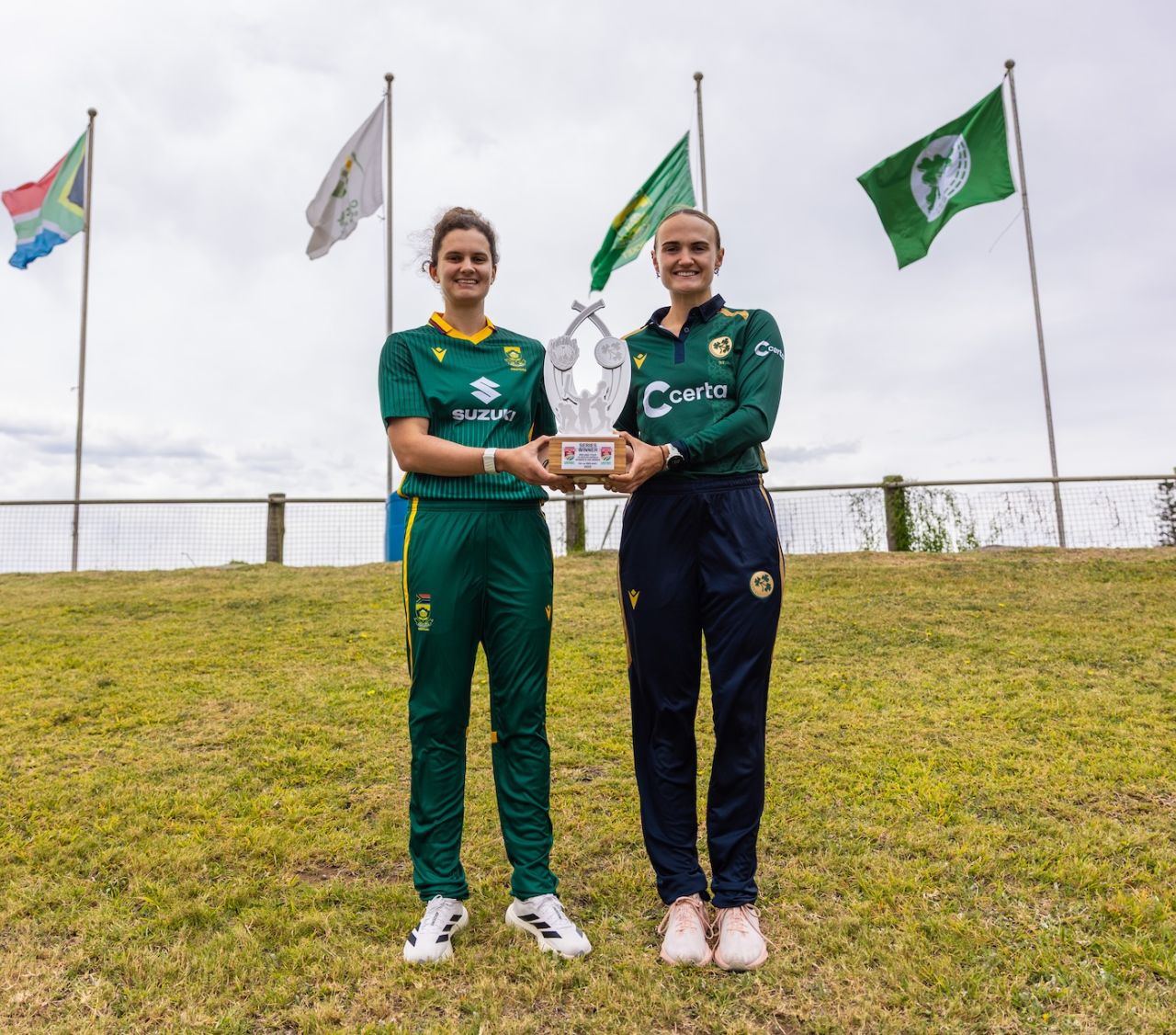 Captains Laura Wolvaardt and Gaby Lewis with the ODI series trophy, East London, December 12, 2025