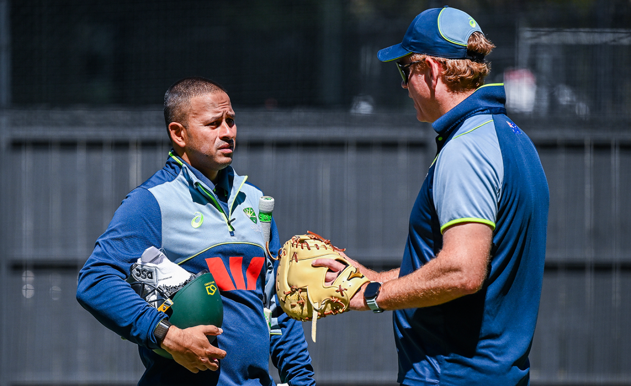 Andrew McDonald speaks to Usman Khawaja, Adelaide, December 16, 2025