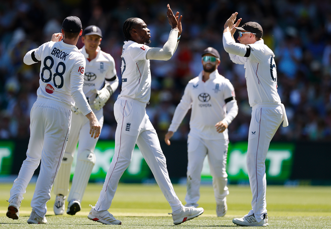 Jofra Archer gave England their first breakthrough, Australia vs England, 3rd Test, Adelaide Oval, December 17, 2025