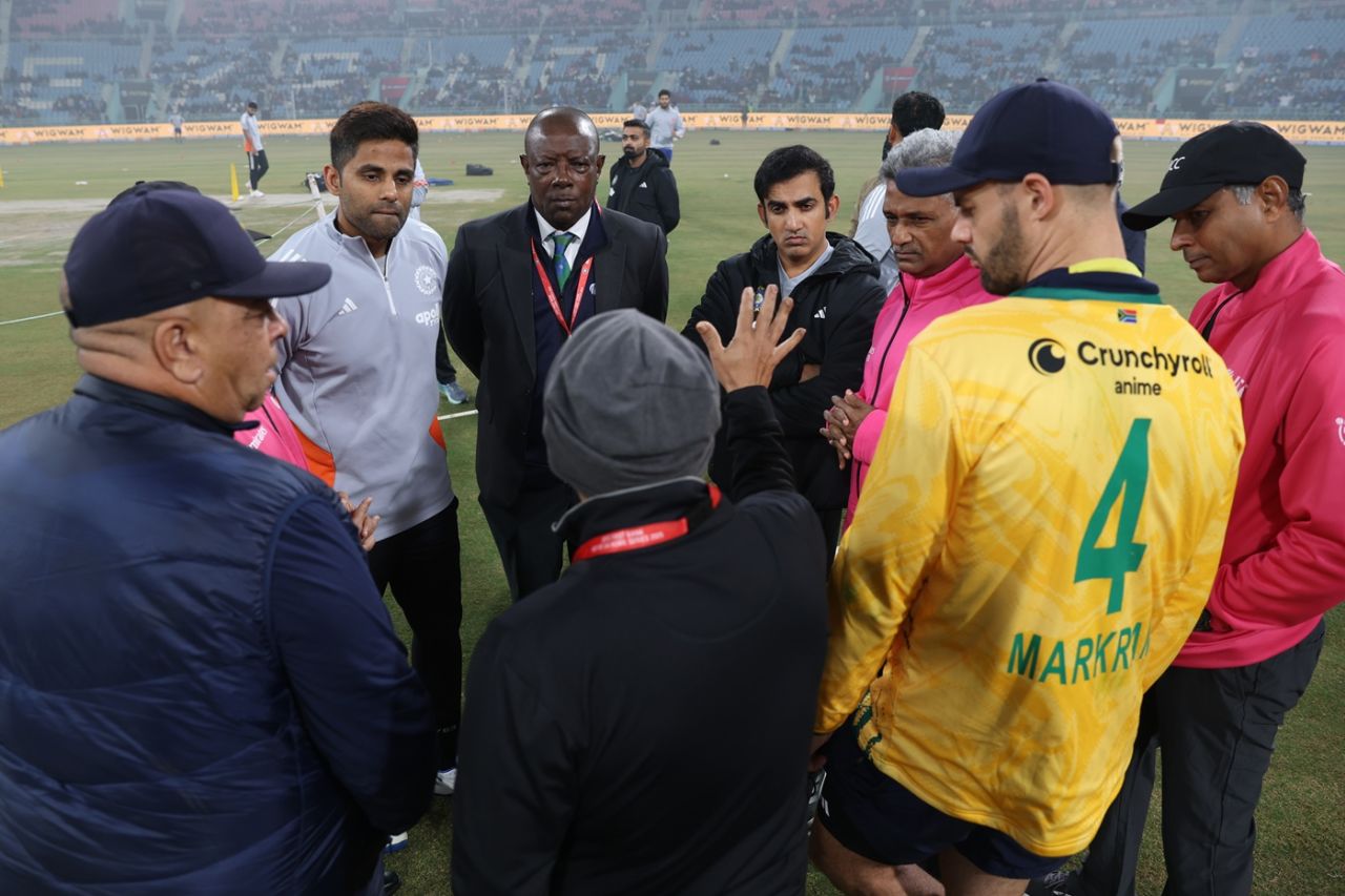 Gautam Gambhir, Suryakumar Yadav, Shukri Conrad and Aiden Markram along with the umpires in conversation with the local organisers, India vs South Africa, 4th T20I, Lucknow, December 17, 2025