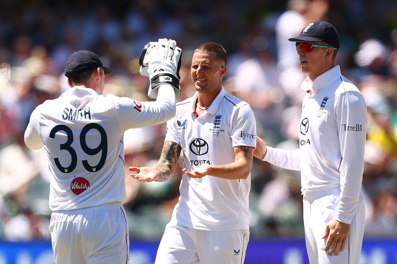 Brydon Carse struck twice in two balls, Australia vs England, 3rd Test, Adelaide, 4th day, December 20, 2025