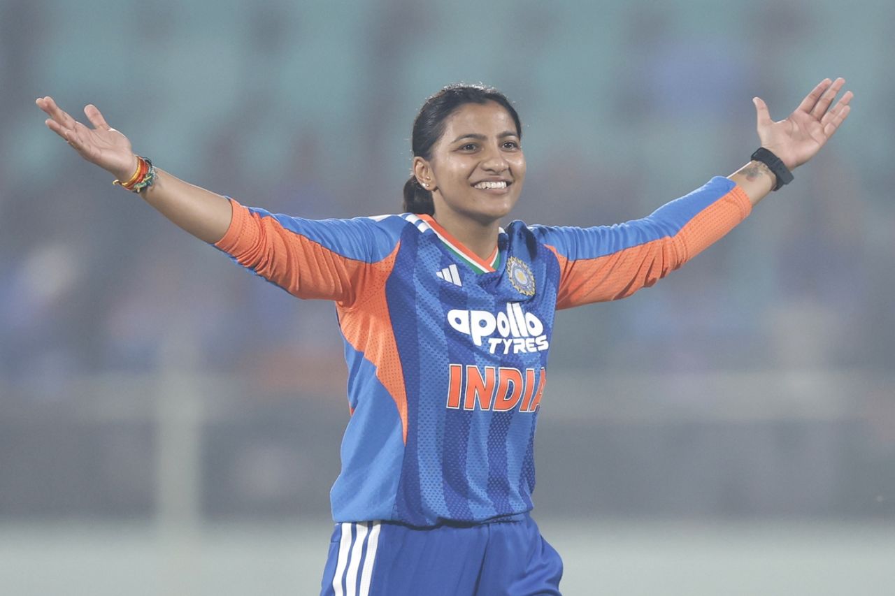 Sneh Rana outfoxed Chamari Athapaththu, India vs Sri Lanka, 2nd Women's T20I, Visakhapatnam, December 23, 2025