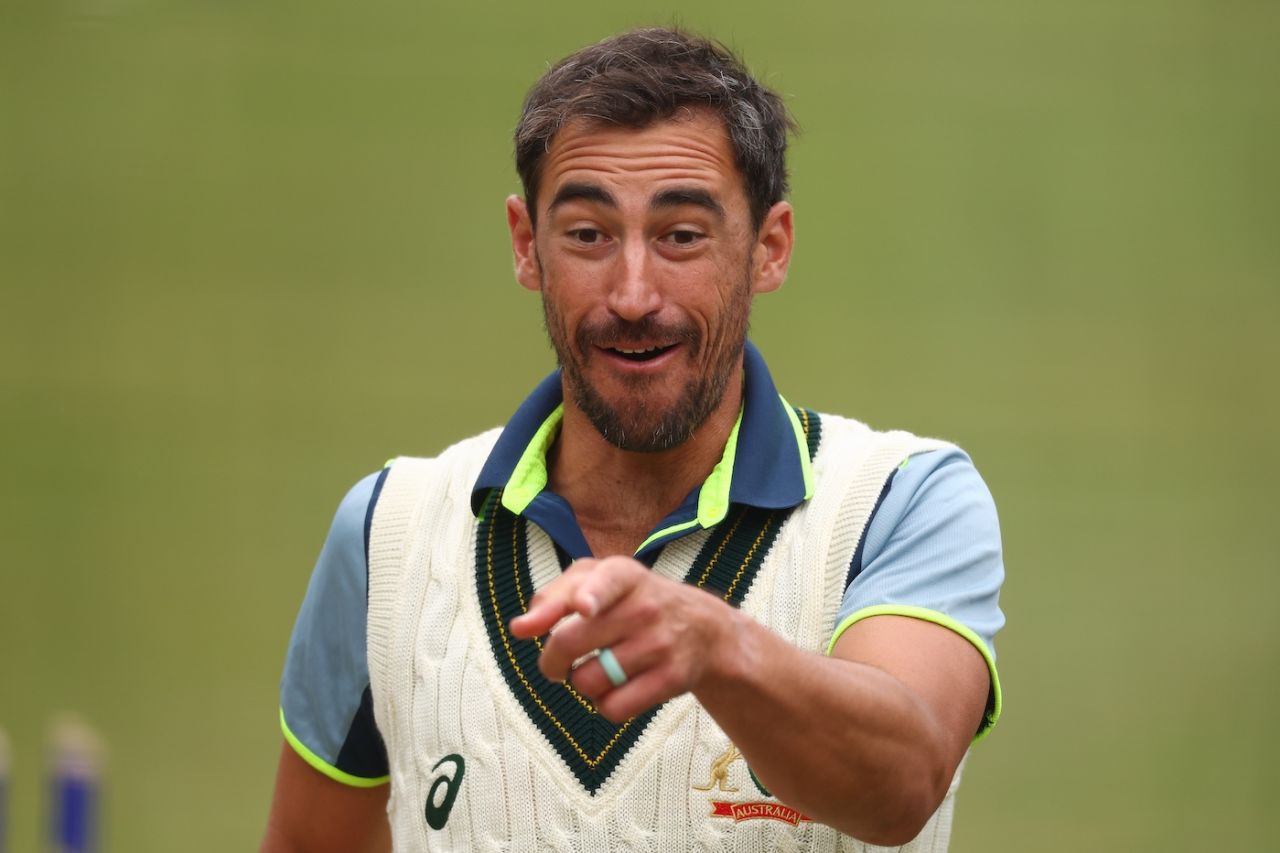 Mitchell Starc looks in good spirits, Australia vs England, 4th Test, Melbourne, December 24, 2025