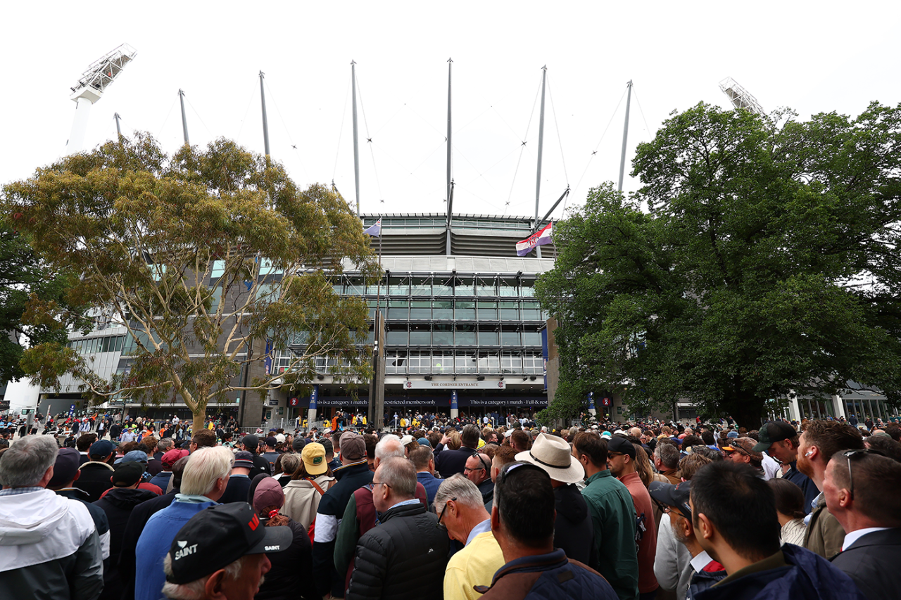 A huge crowd was coming in for Boxing Day, Australia vs England, 4th Test, Melbourne, 1st day, December 26, 2025
