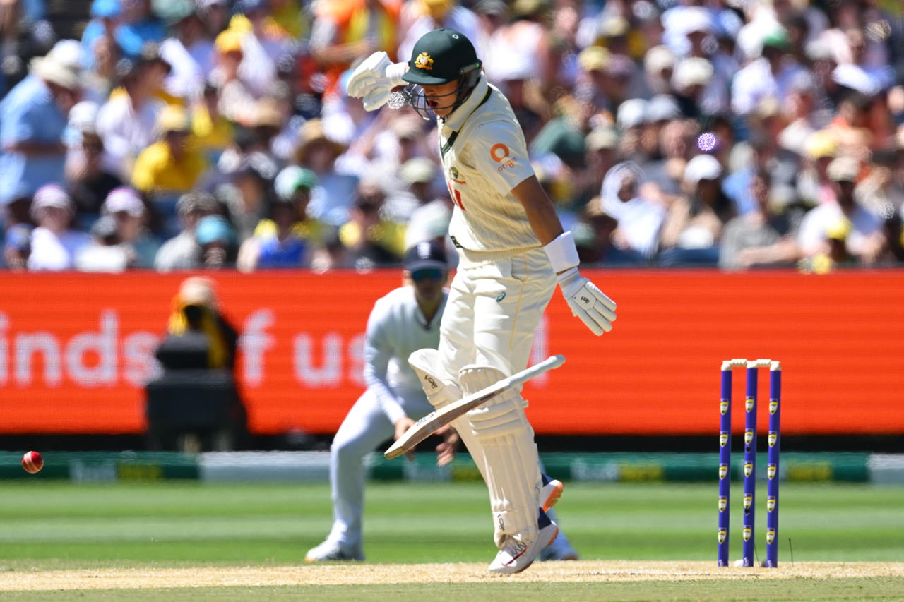 Marnus Labuschagne drops the bat after a blow on the gloves, Australia vs England, 4th Test, Melbourne, 2nd day, December 27, 2025