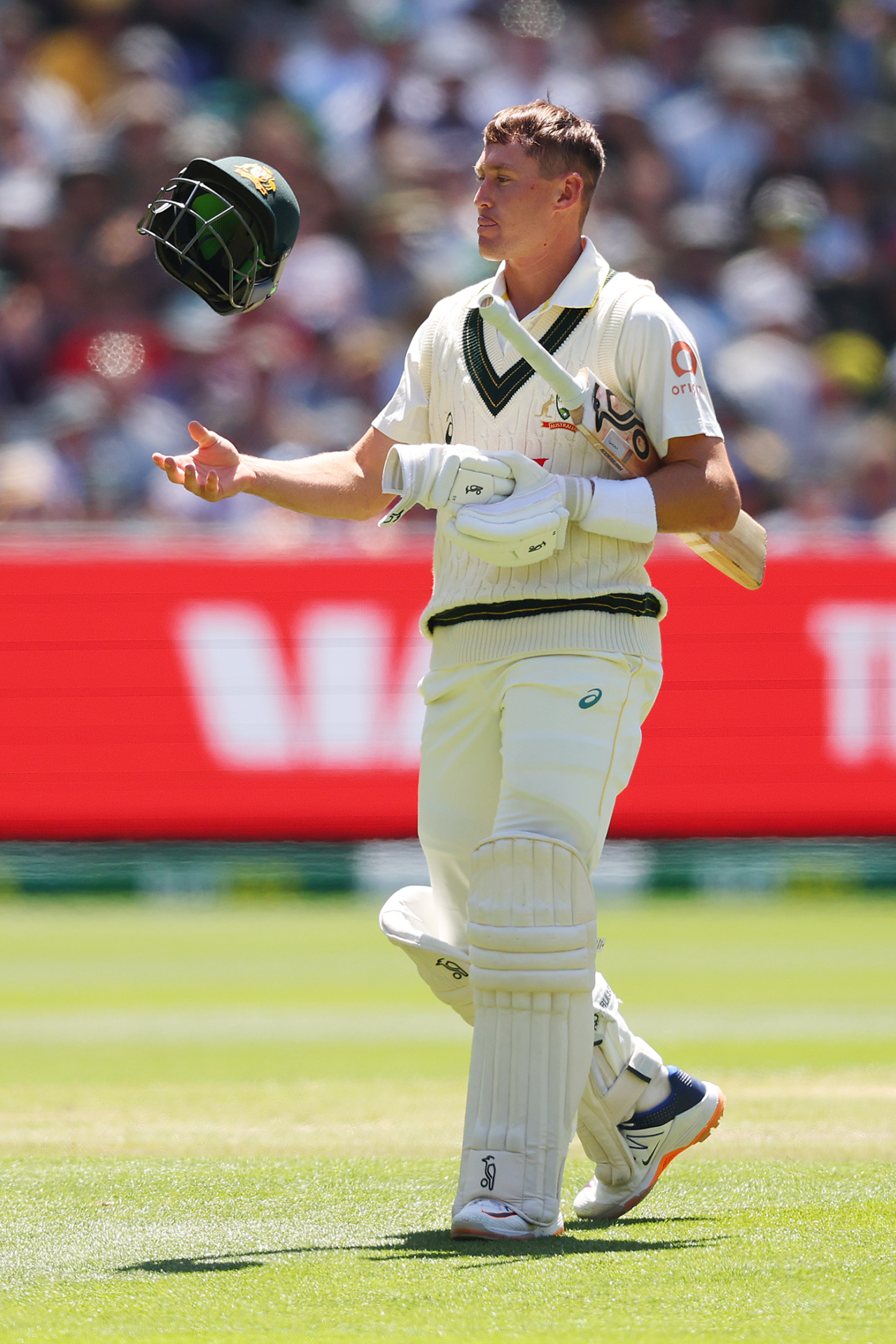 A frustrated Marnus Labuschagne leaves the field, Australia vs England, 4th Test, Melbourne, 2nd day, December 27, 2025