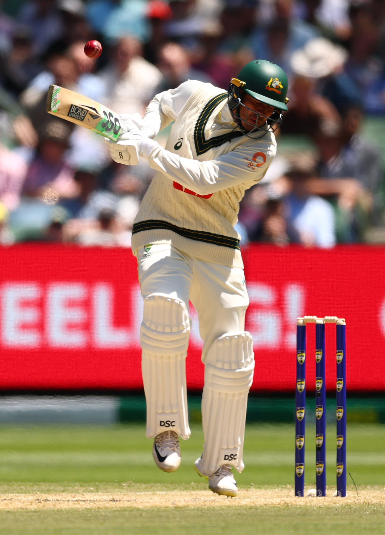 Usman Khawaja top edges a short ball, Australia vs England, 4th Test, Melbourne, 2nd day, December 27, 2025