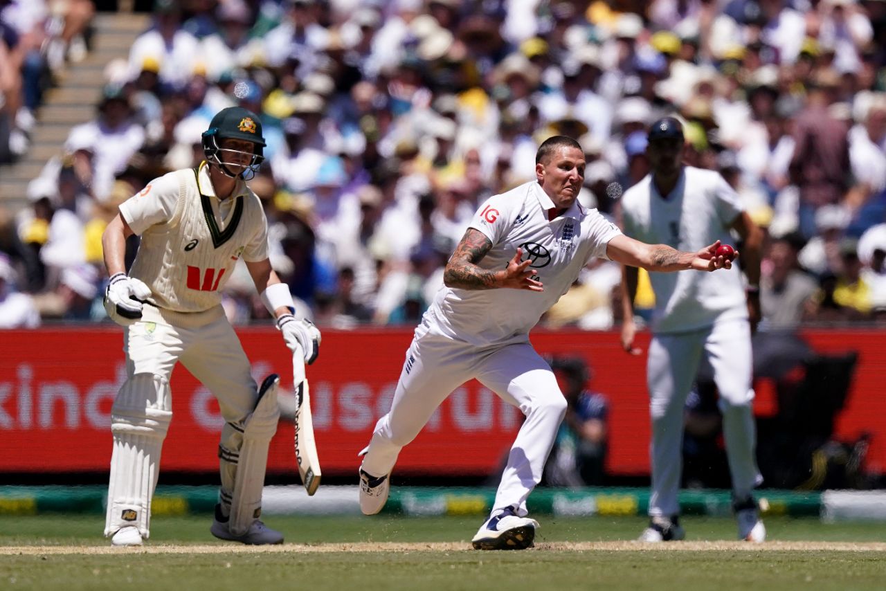 Brydon Carse completes his caught-and-bowled off Michael Neser, Australia vs England, 4th Test, Melbourne, 2nd day, December 27, 2025