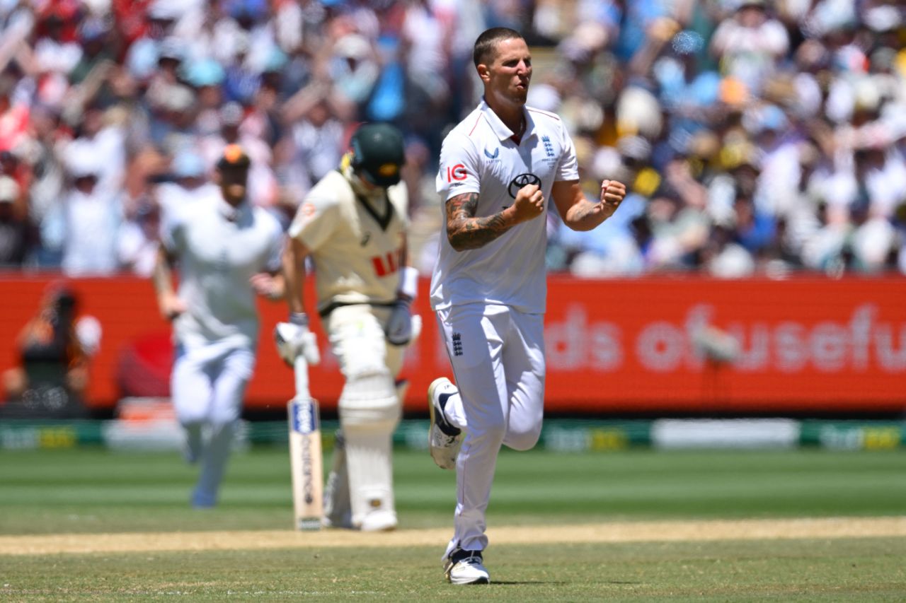 Brydon Carse dismissed Mitchell Starc for his fourth wicket, Australia vs England, 4th Test, Melbourne, 2nd day, December 27, 2025