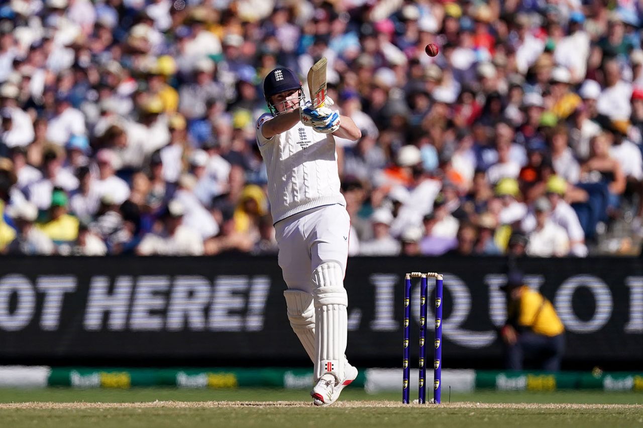 Harry Brook launches into a pull, Australia vs England, 4th Test, Melbourne, 2nd day, December 27, 2025