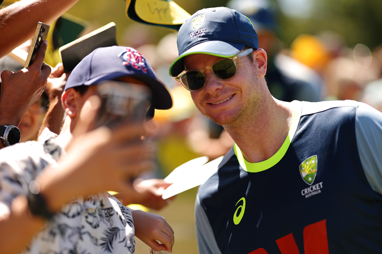 Australia's players made an appearance for fans after the two-day finish, Melbourne, December 28, 2025