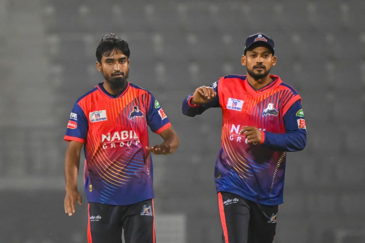 Tanzim Hasan Sakib celebrates a wicket with Najmul Hossain Shanto, Noakhali Express vs Rajshahi Warriors, BPL, Sylhet, December 29, 2025